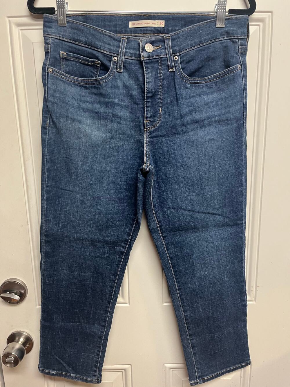 Levi’s 311 shaping skinny women’s capris size 30